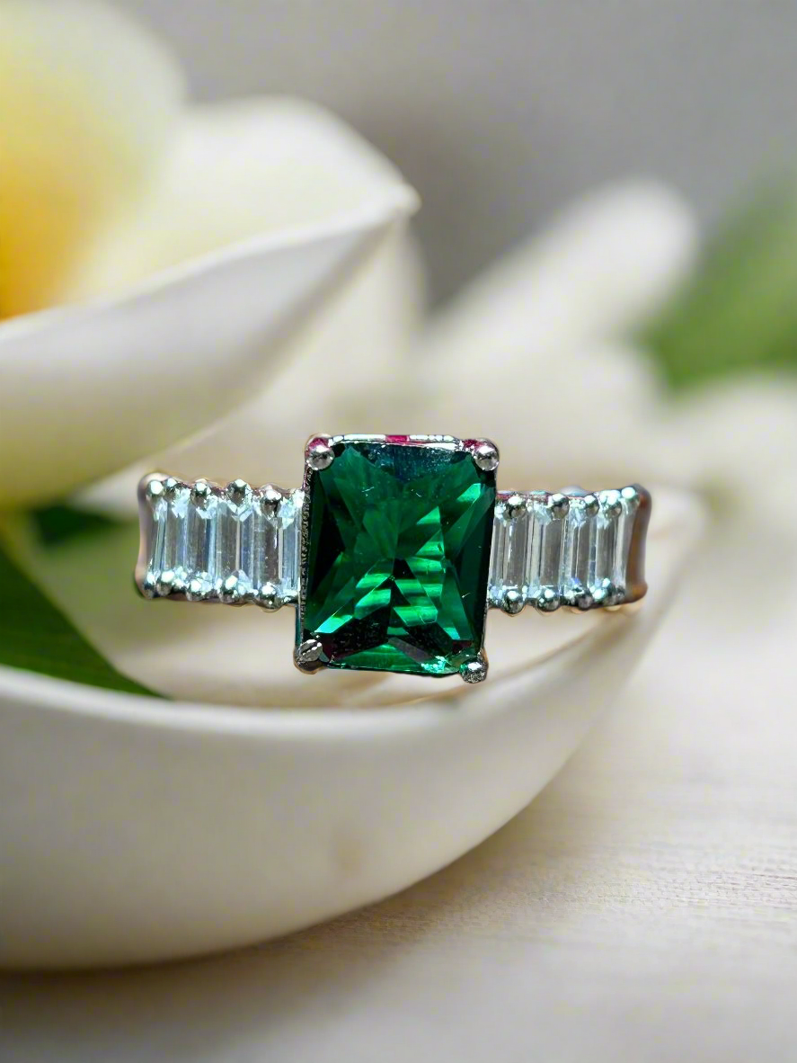 Cluster AD with Green Emerald Ring