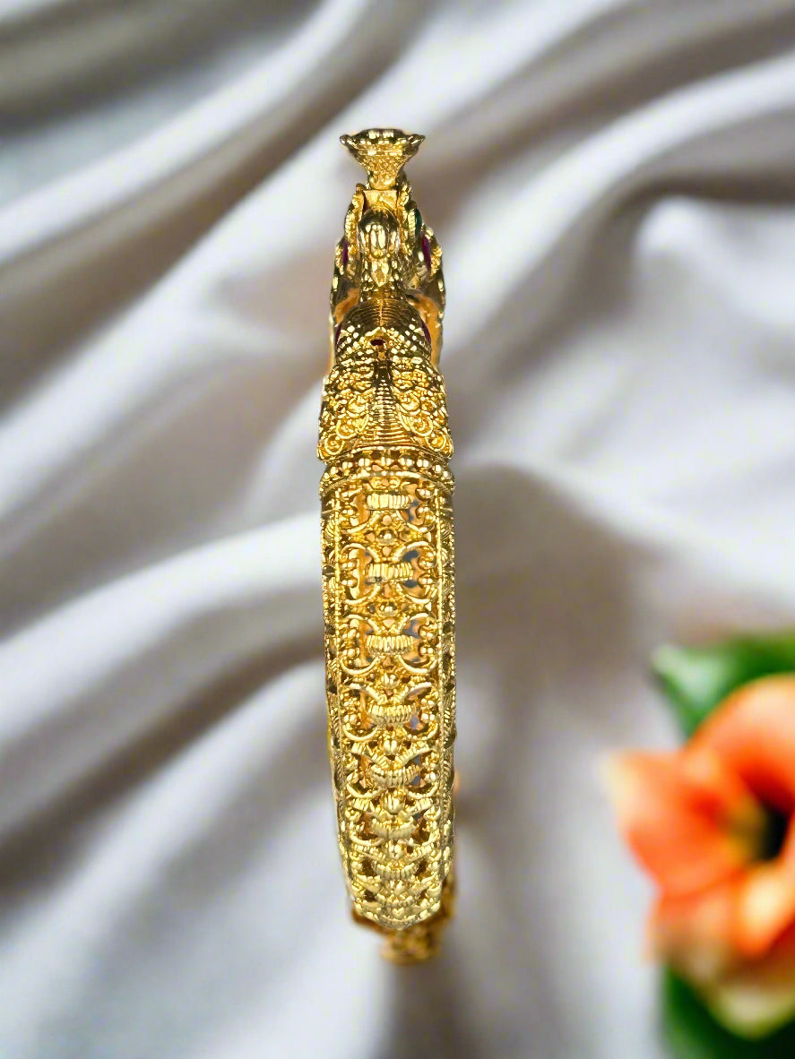 Vanya Gold Plated Bangle