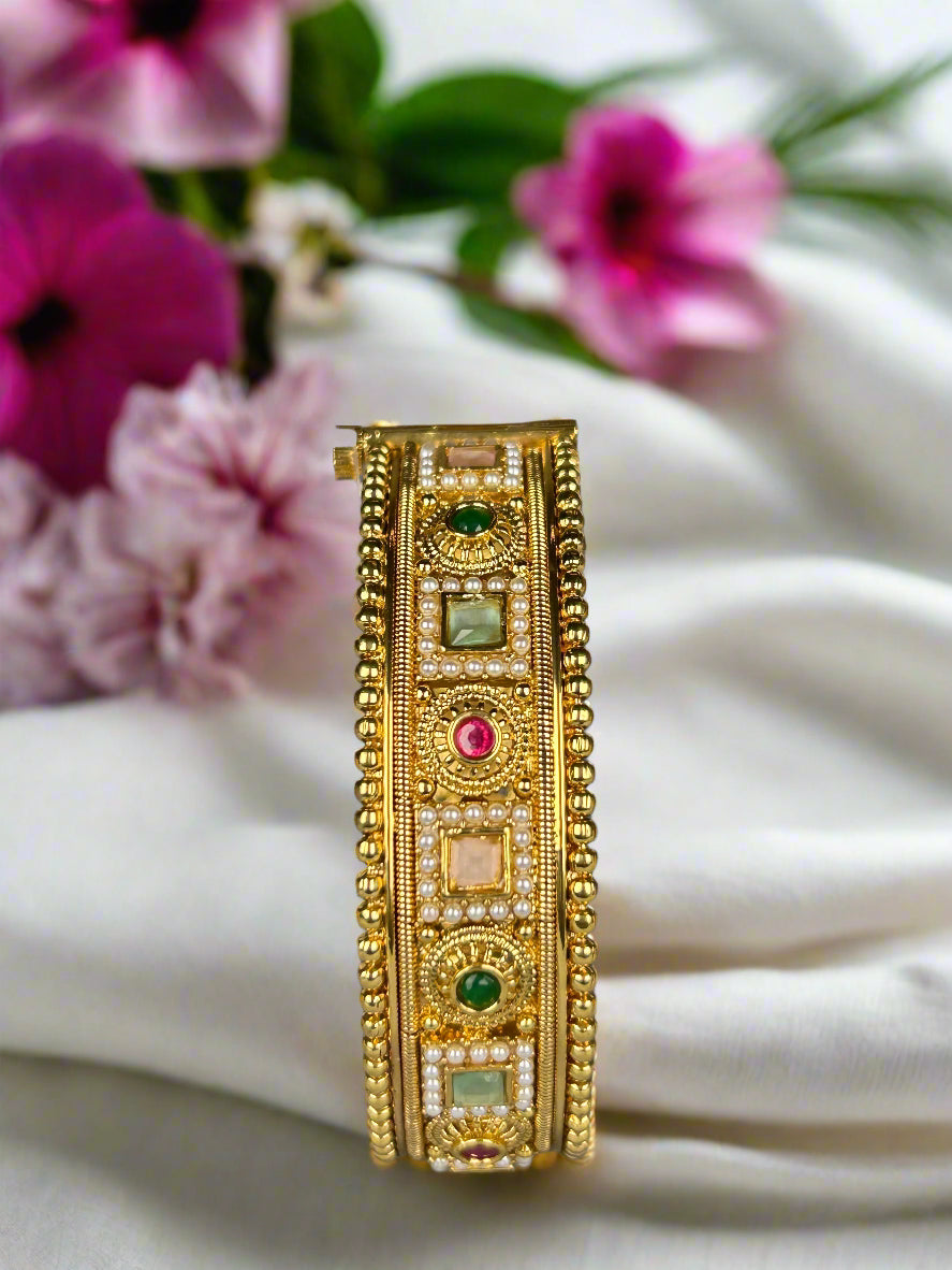 Vamika Jadau Bangle