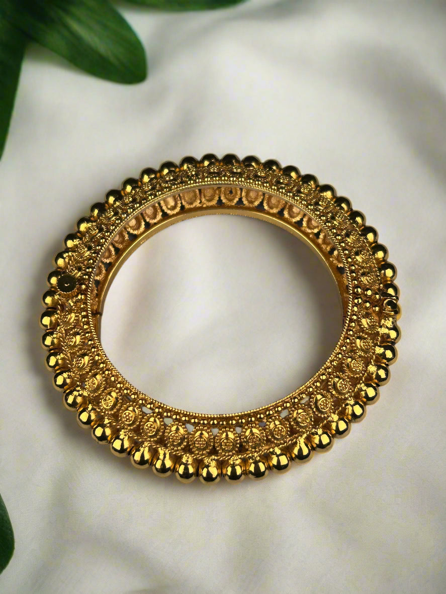 Samaira Gold Plated Bangles