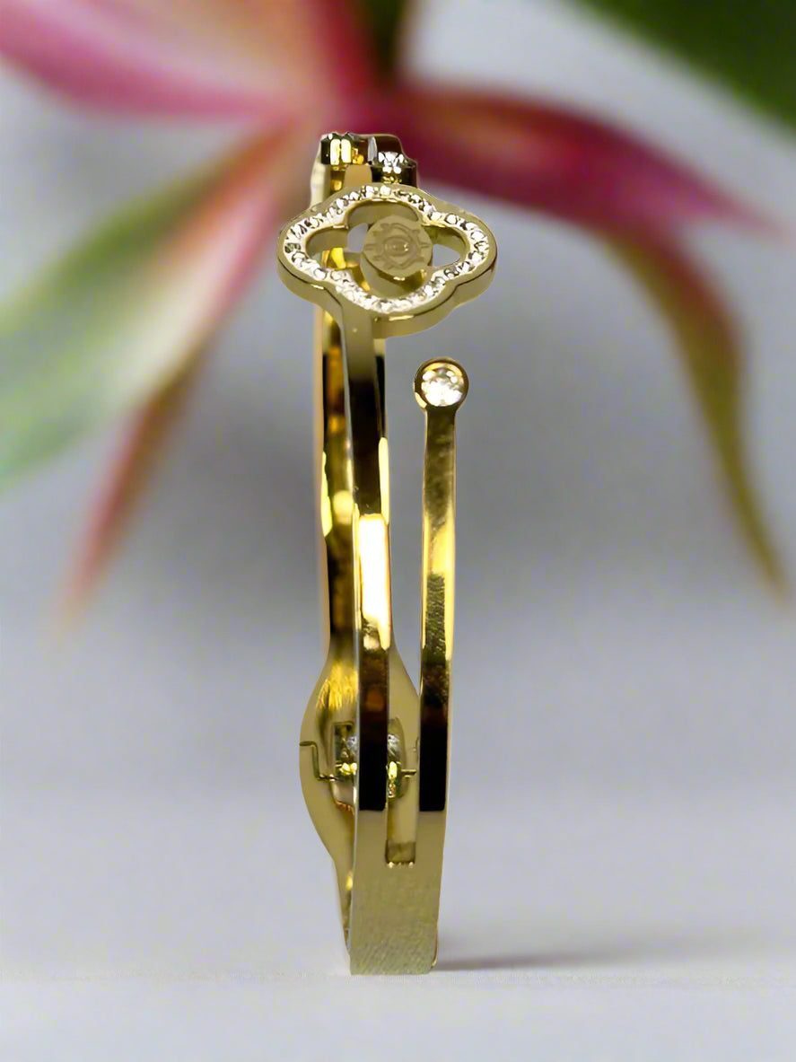 Gold Plated Cluster AD Quatrefoil  Bracelet