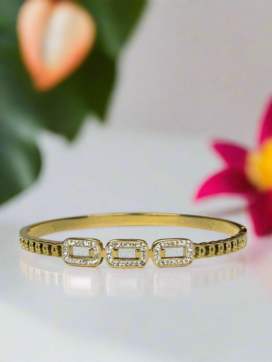 Gold Plated Cluster AD Bracelet