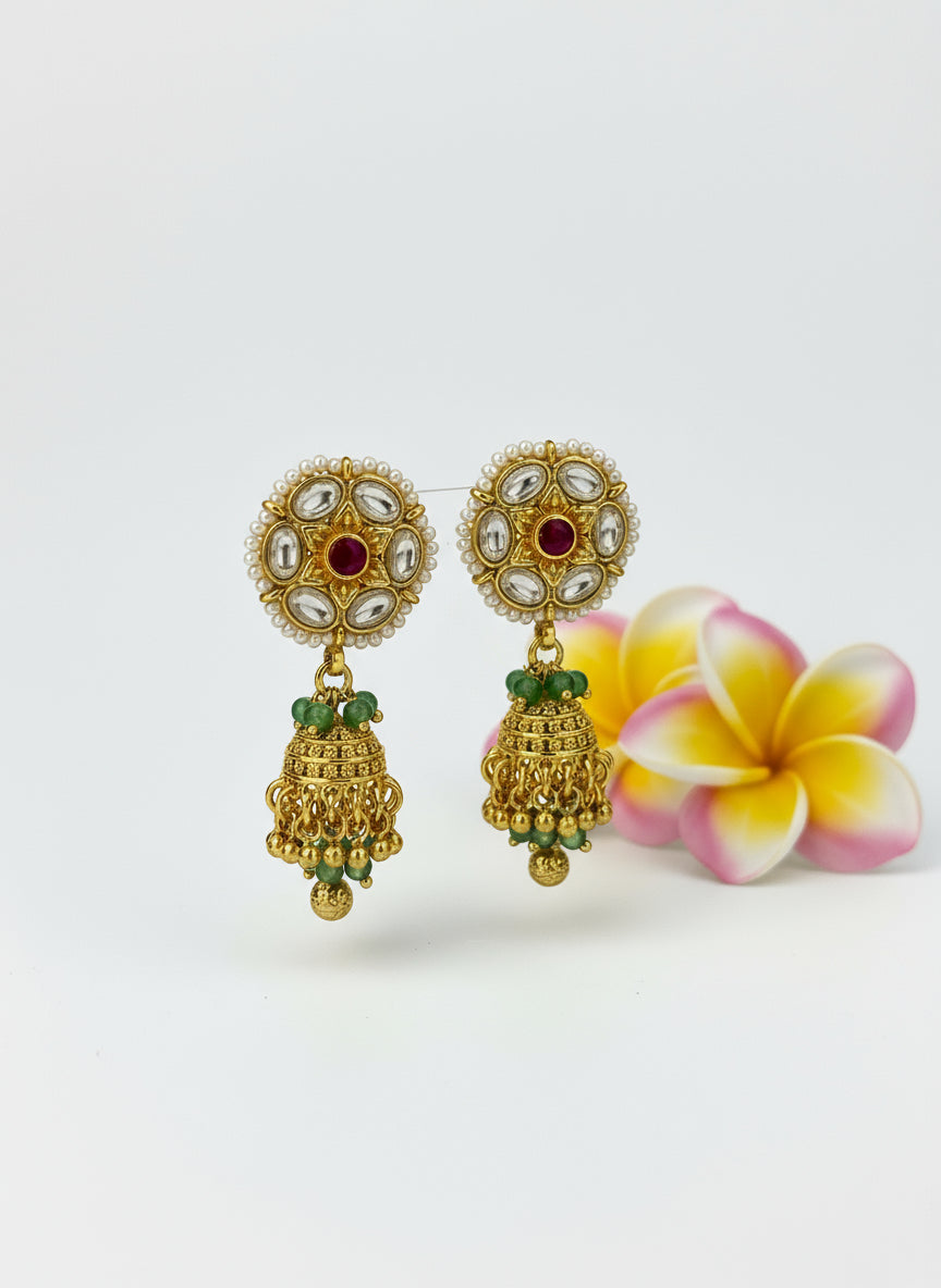 Aarini Gold Plated Jewellery Set