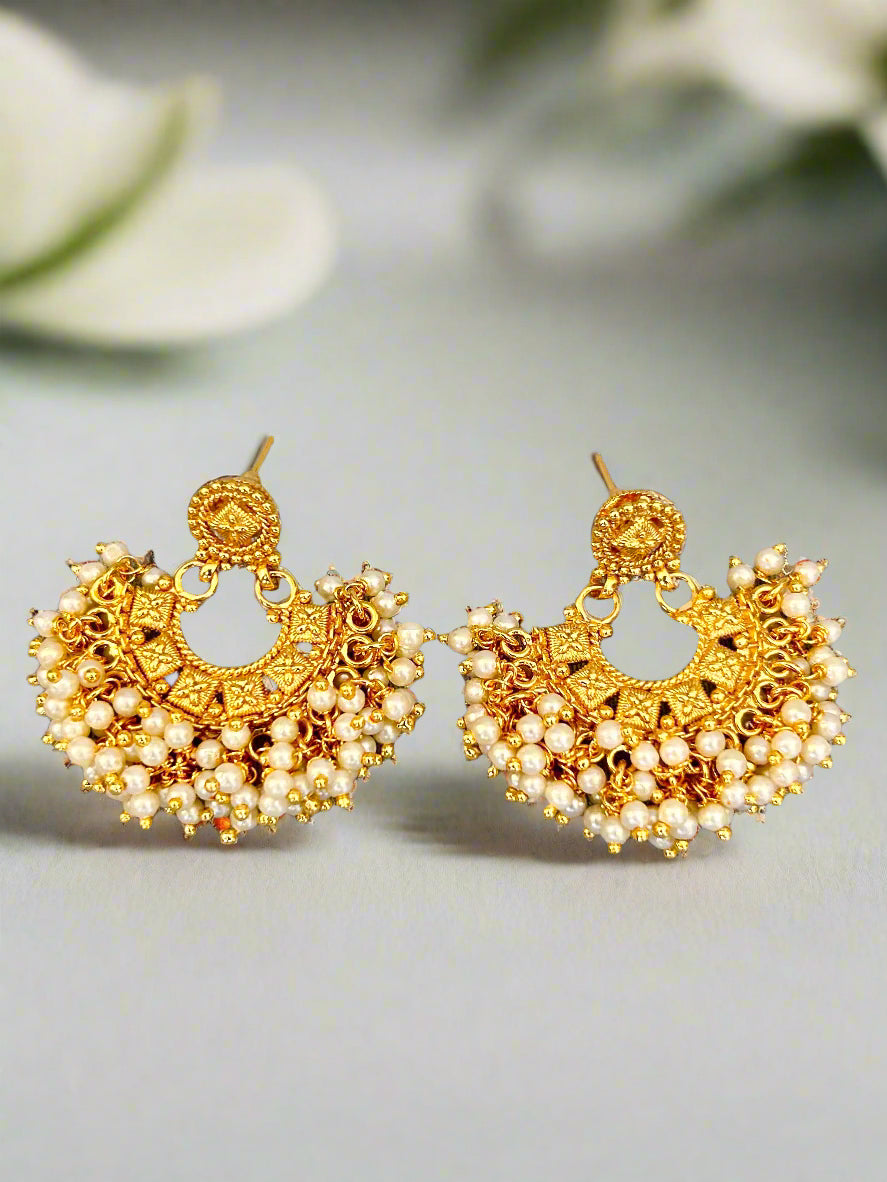 Aarini Gold Plated Necklace Set