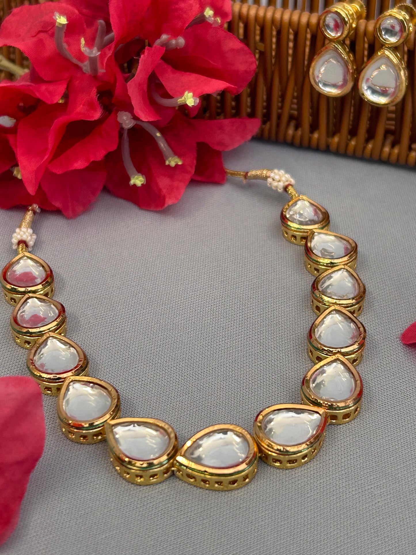Bold Single Line Kundan Necklace Set