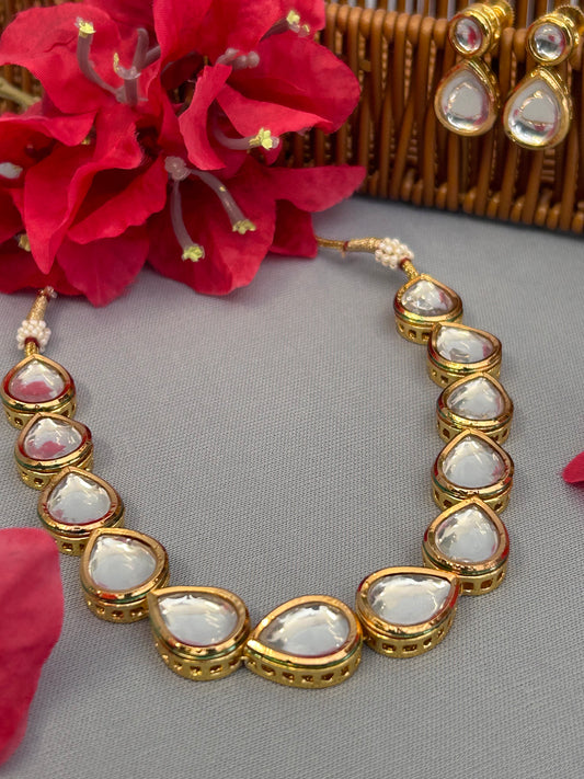 Bold Single Line Kundan Necklace Set
