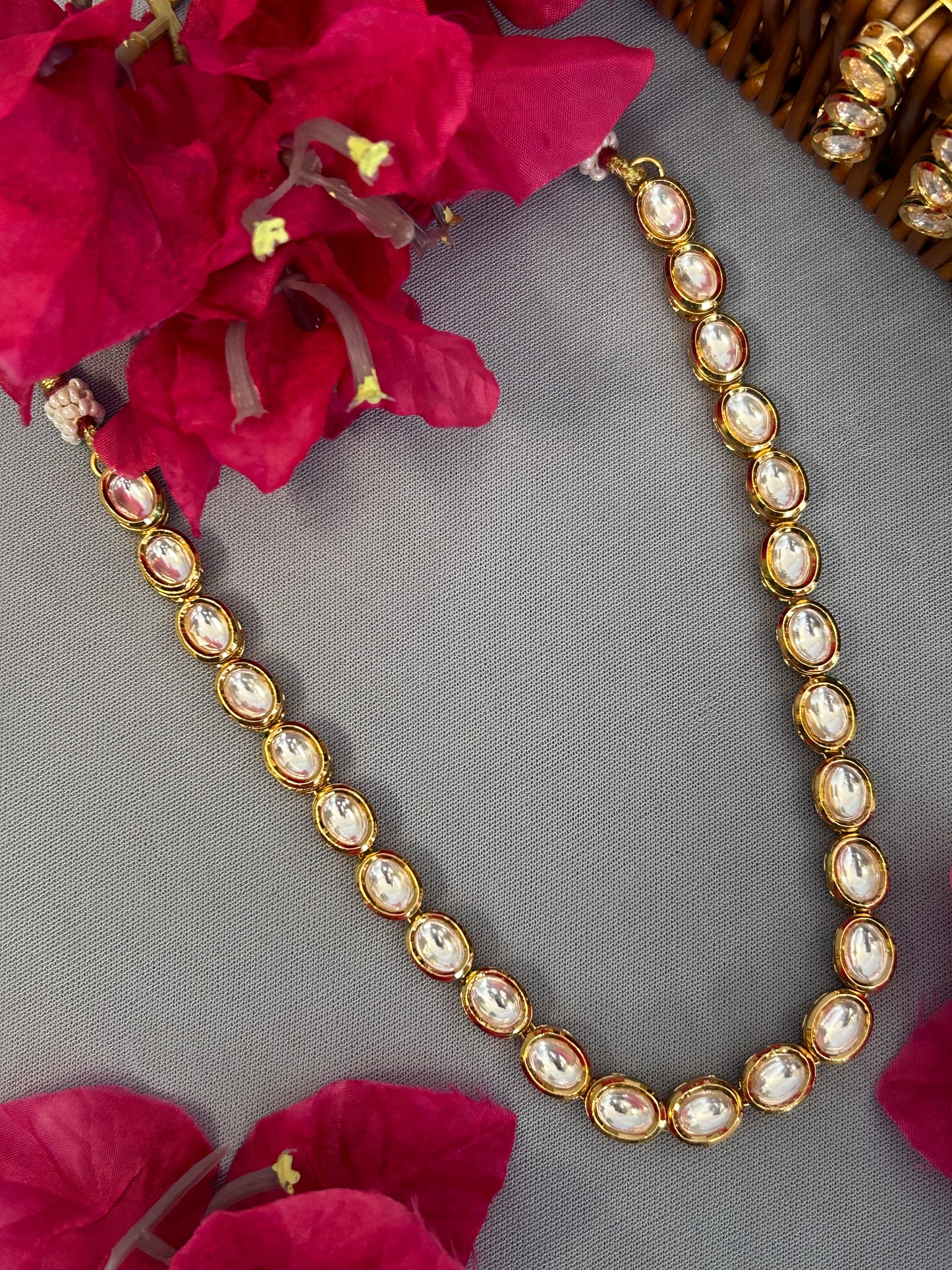 Oval Single Line Kundan Necklace Set