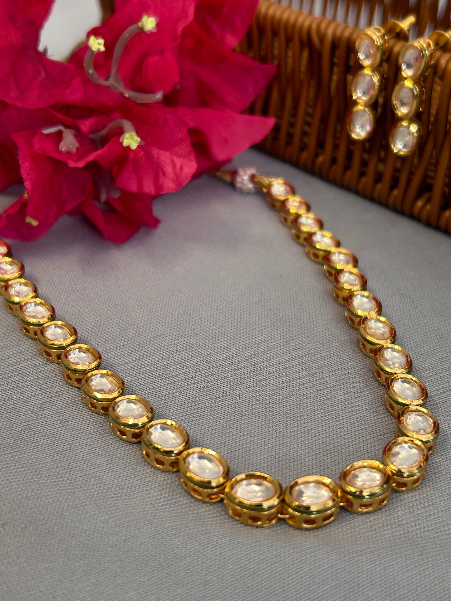 Oval Single Line Kundan Necklace Set