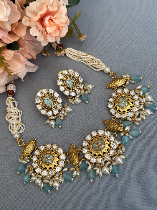 Mrigya Kundan Choker Set