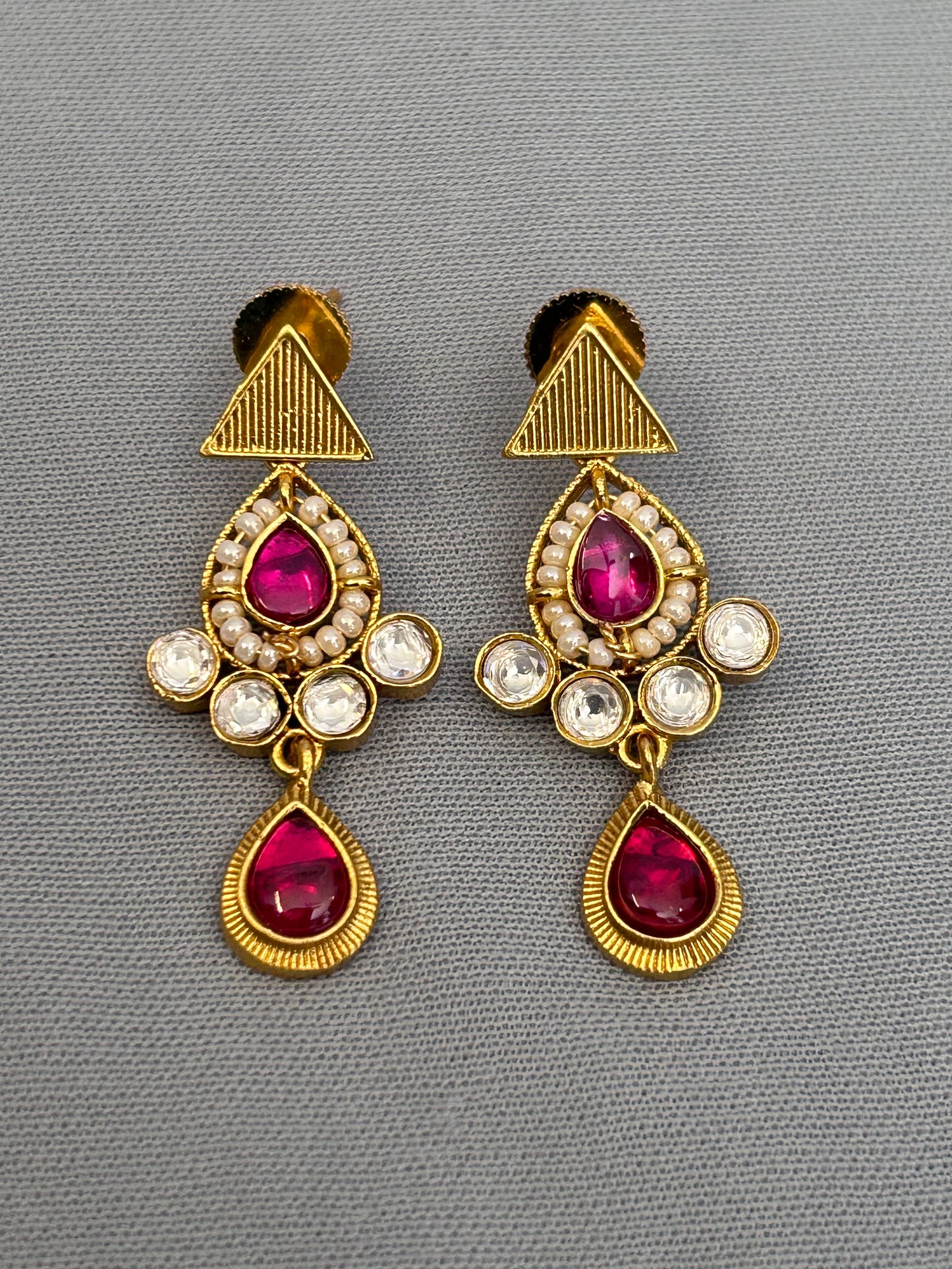 Gold Quirky Necklace Set with Ruby and Uncut Diamonds