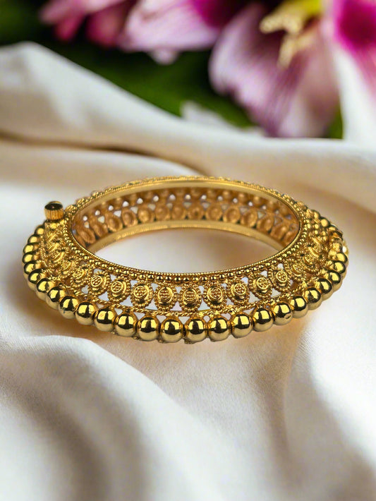 Samaira Gold Plated Bangles