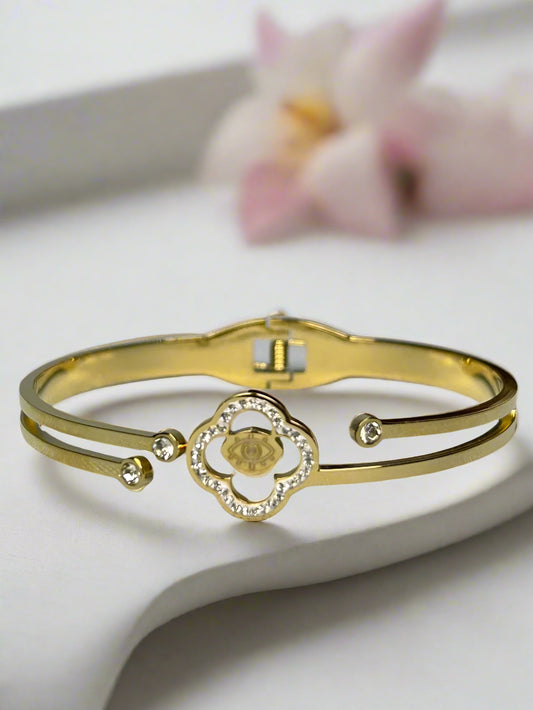 Gold Plated Cluster AD Quatrefoil  Bracelet