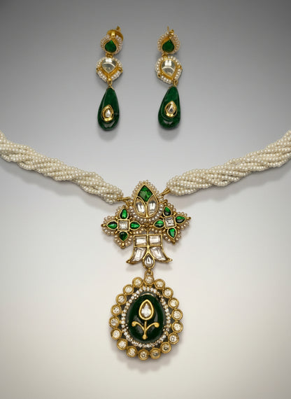 Ratika Kundan Jewellery Set