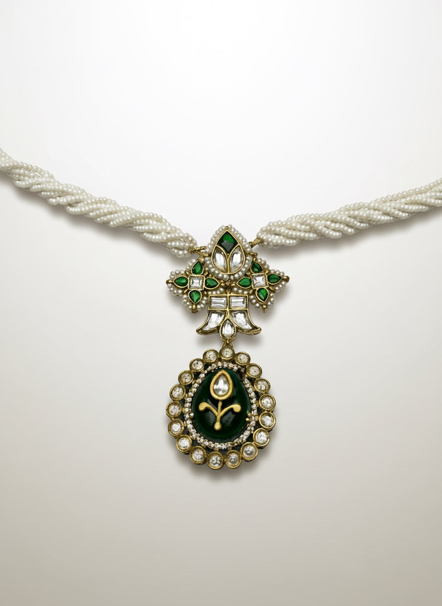 Ratika Kundan Jewellery Set