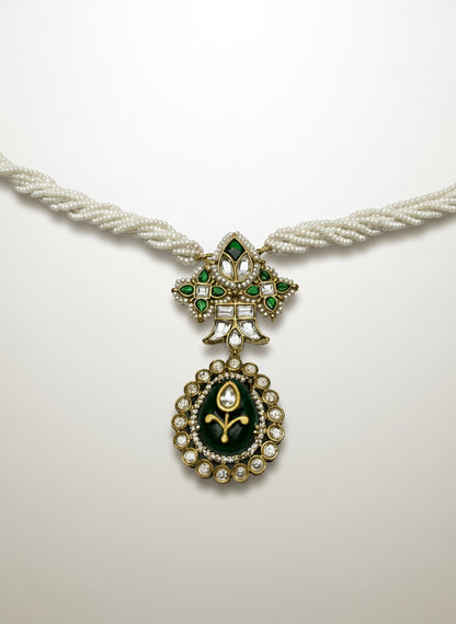 Ratika Kundan Jewellery Set