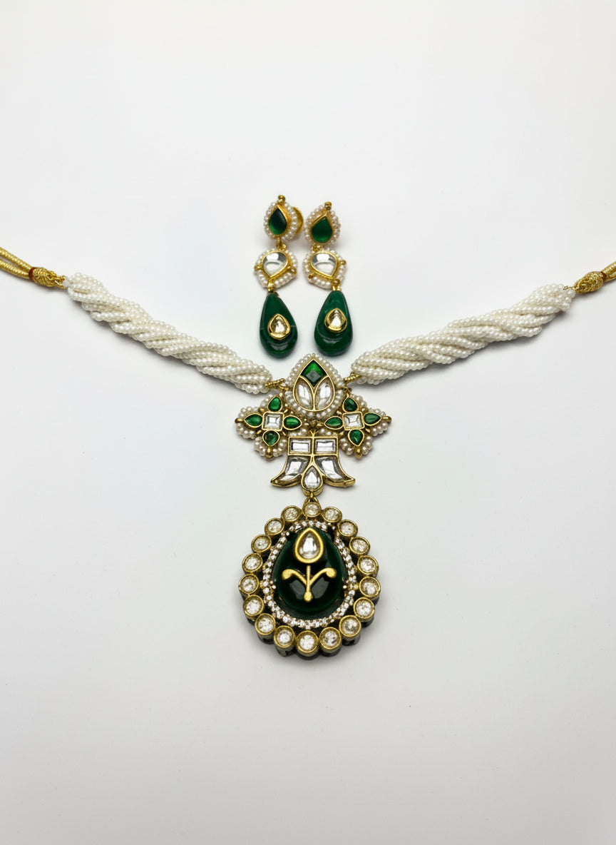 Ratika Kundan Jewellery Set