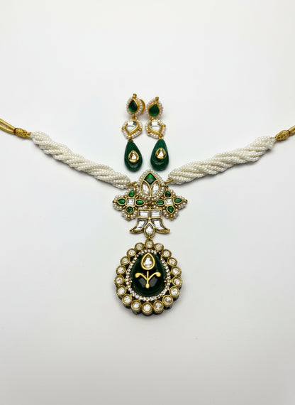 Ratika Kundan Jewellery Set