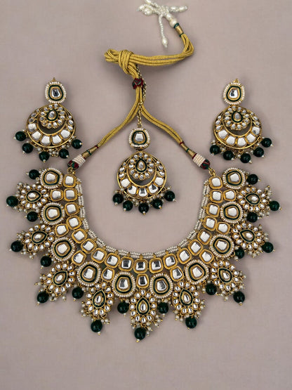 Dazzling Kundan Necklace Set