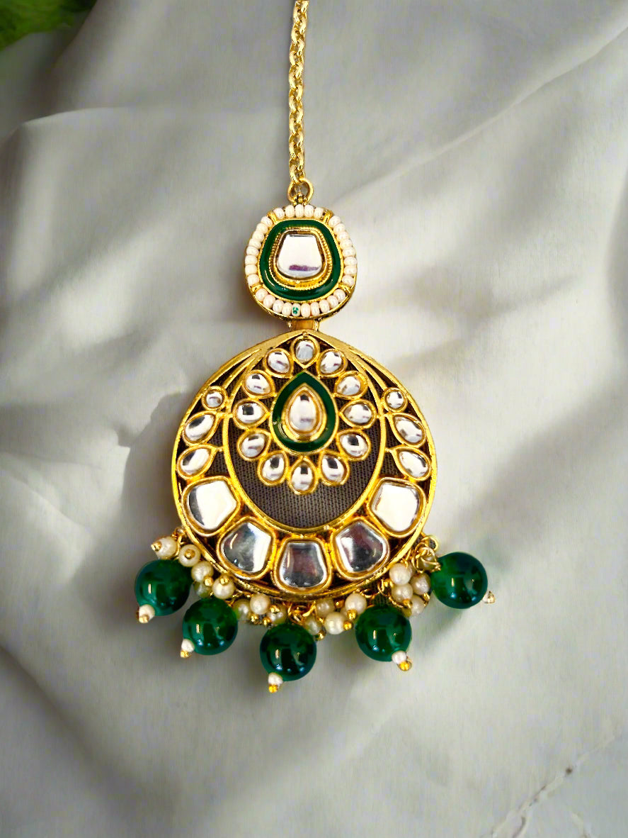 Dazzling Kundan Necklace Set