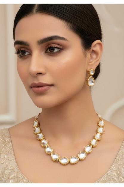 Bold Single Line Kundan Necklace Set