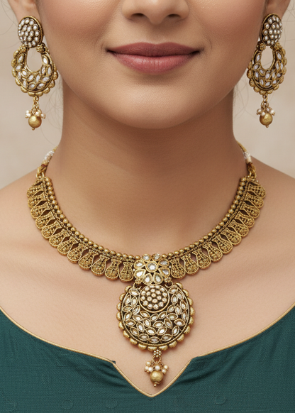 Intricate Gold Necklace Set with Diamonds and Pearls Cluster Locket