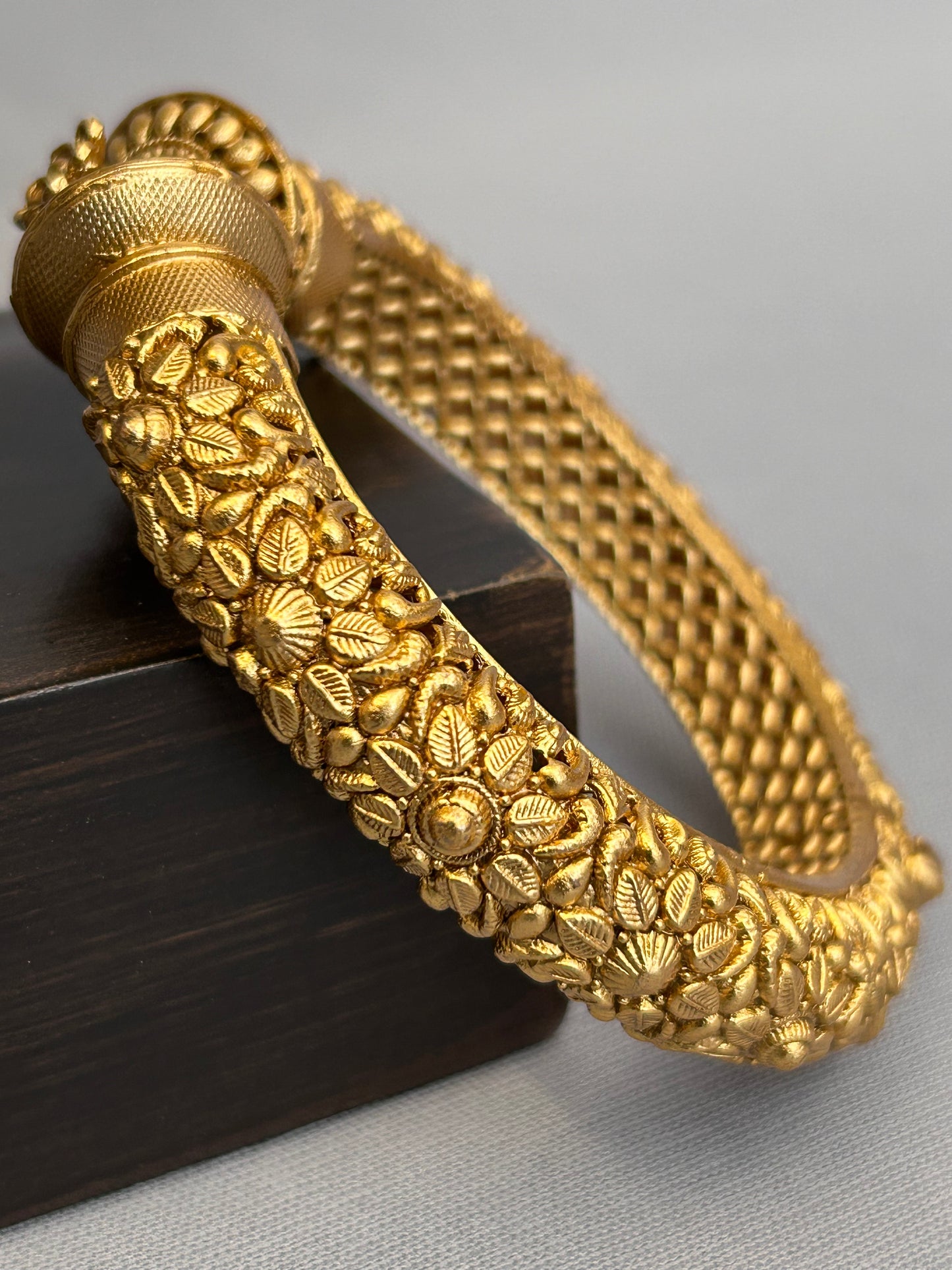 Antique Filigree Gold Kada Bangle