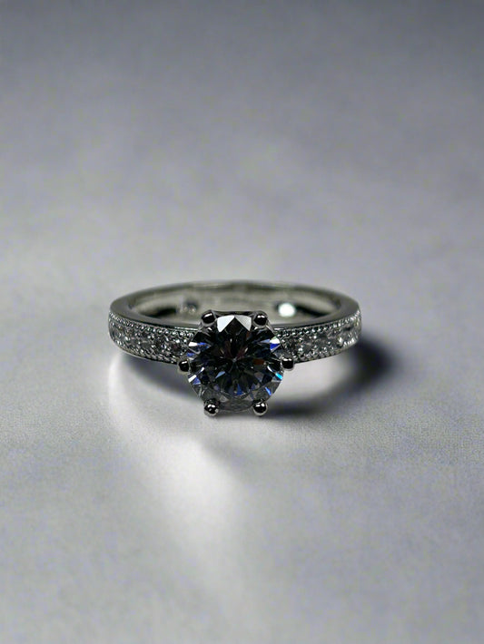 Minimal Solitaire Ring