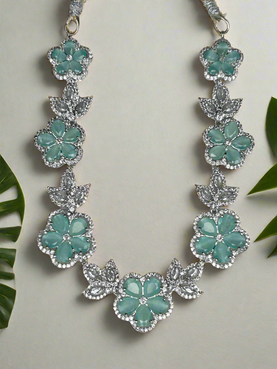 Cluster AD and Eden Emerald Flowers Necklace Set