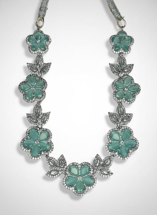 Cluster AD and Eden Emerald Flowers Necklace Set