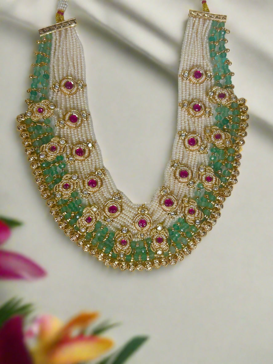 Gold Plated Jewellery set with Pearls and Emerald Beads