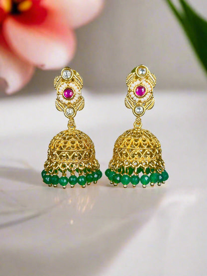 Gold Plated Jewellery set with Pearls and Emerald Beads