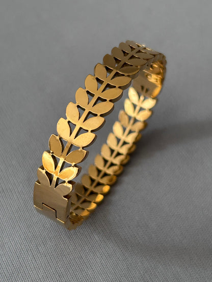 Gold Plated Leafy Bracelet