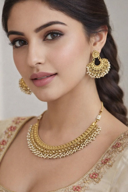 Aarini Gold Plated Necklace Set